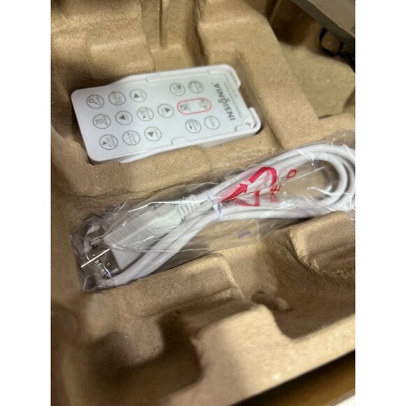 Insignia Digital Picture Display with 3 interchangeable faceplates New - Picture 4 of 10